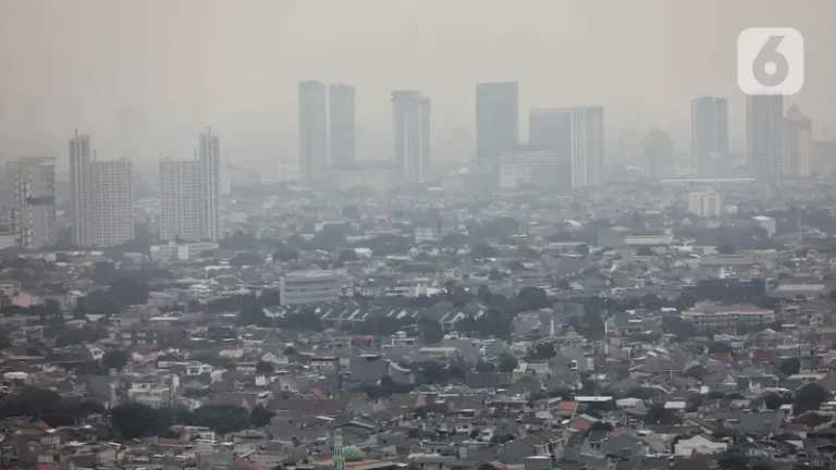 Kualitas Udara Jakarta Hari Ini: Terburuk ke-6 Dunia, Lampaui Batas Aman WHO