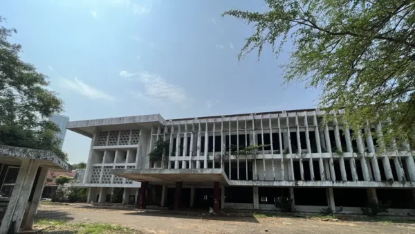 Menelusuri Jejak Bandara Kemayoran: Landasan Internasional Pertama RI yang Kini Terbengkalai